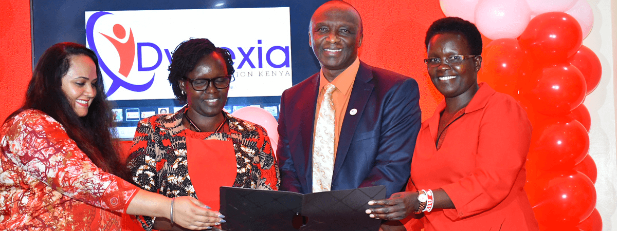 MKU join hands at the “light red for dyslexia” Event